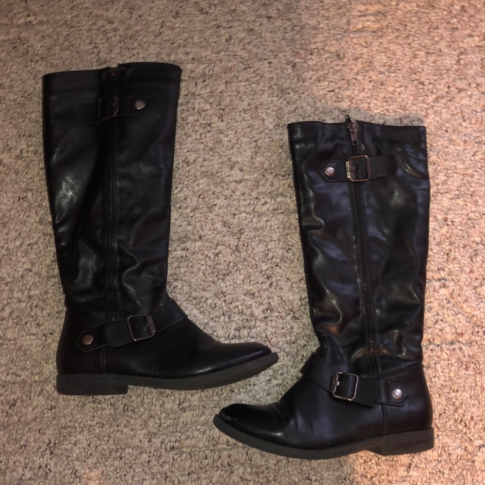 Black boots